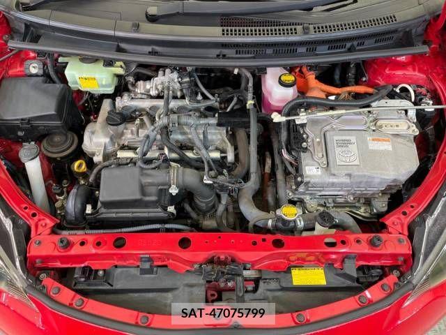 Toyota AQUA 2013-07 378098-18