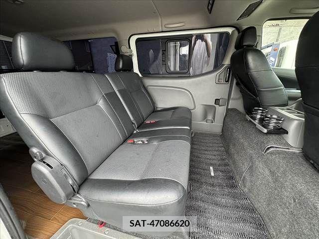 Nissan NV350 Caravan 2012-09 381562-18