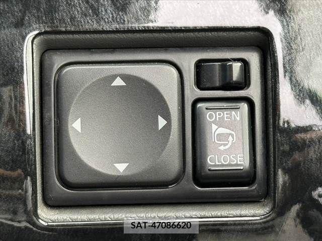 Nissan NV350 Caravan 2012-09 381562-25