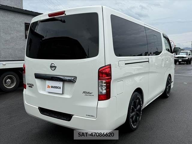 Nissan NV350 Caravan 2012-09 381562-15