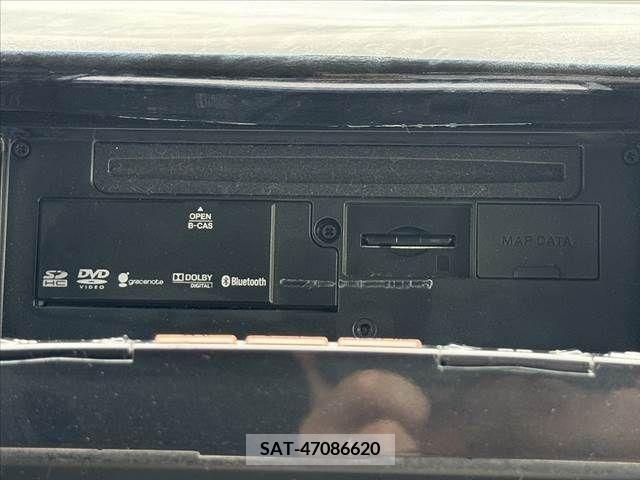 Nissan NV350 Caravan 2012-09 381562-5