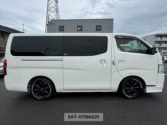 Nissan NV350 Caravan 2012-09 381562-12