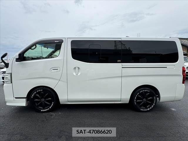 Nissan NV350 Caravan 2012-09 381562-11