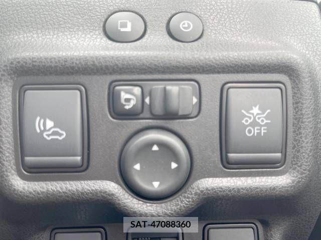Nissan NOTE 2017-04 255728-4