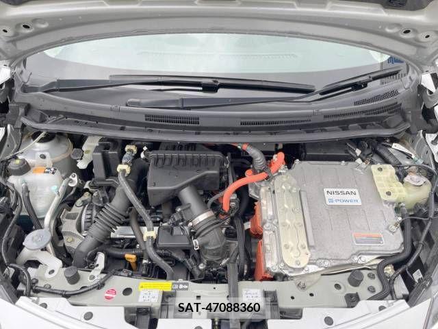 Nissan NOTE 2017-04 255728-18