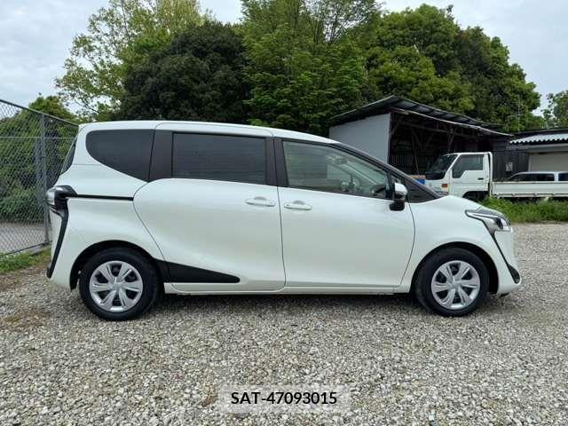 Toyota SIENTA 2019-02 374925-5
