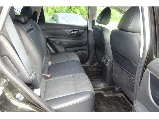 Nissan X-TRAIL 2015-08 9871-6