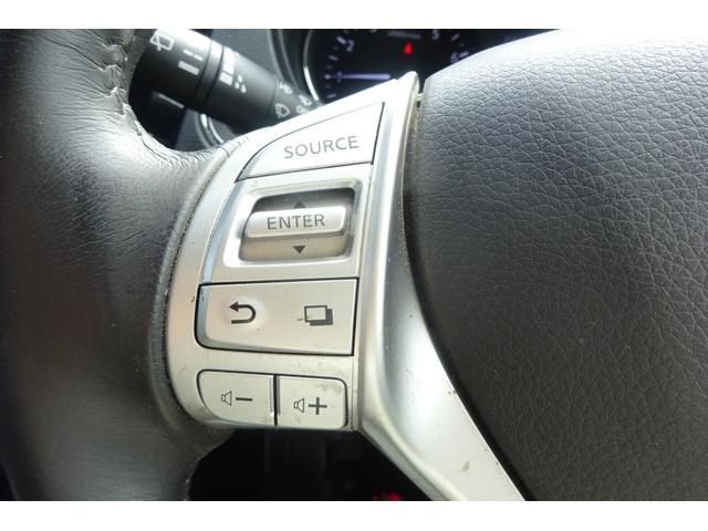 Nissan X-TRAIL 2015-08 9871-5