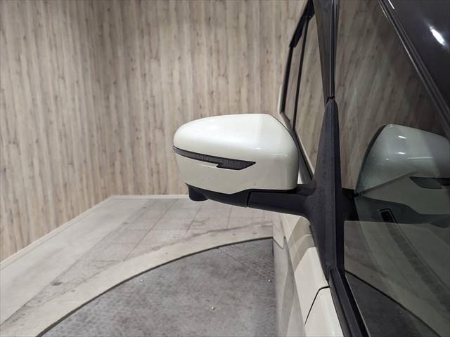 Nissan SERENA 2017-06 183717-11