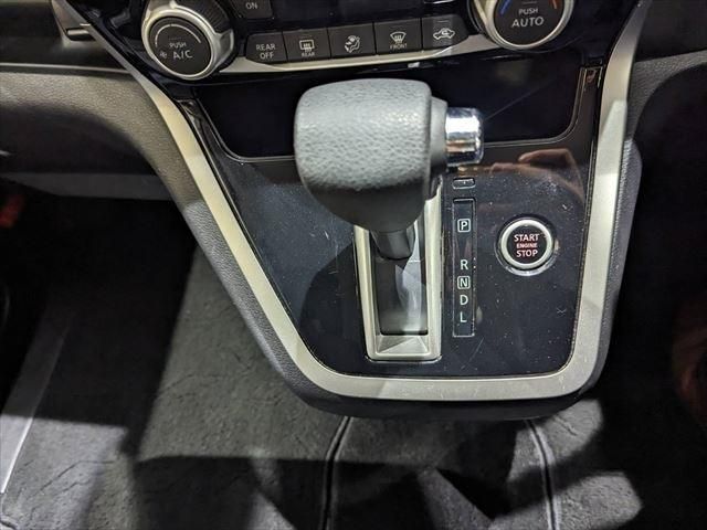 Nissan SERENA 2017-06 183717-25