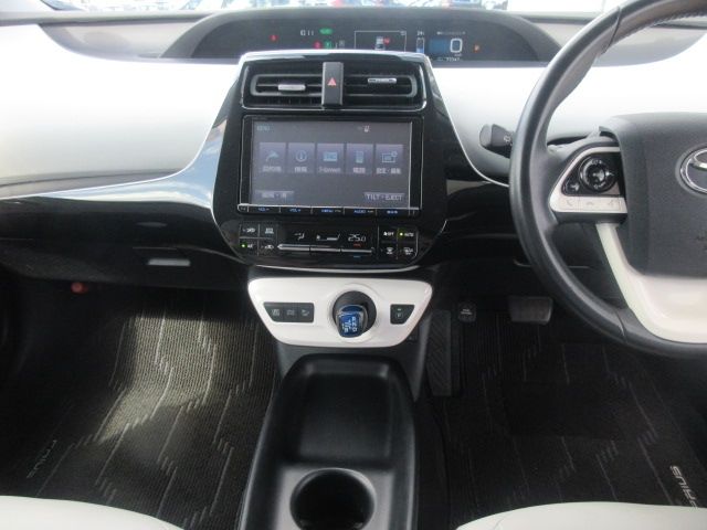 Toyota PRIUS 2017-01 13620-11