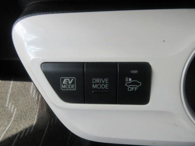 Toyota PRIUS 2017-01 13620-15
