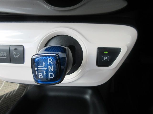 Toyota PRIUS 2017-01 13620-16