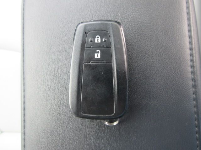 Toyota PRIUS 2017-01 13620-23