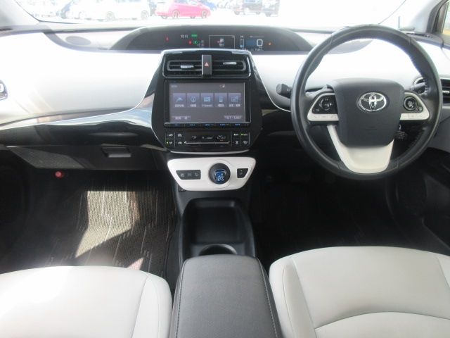 Toyota PRIUS 2017-01 13620-6