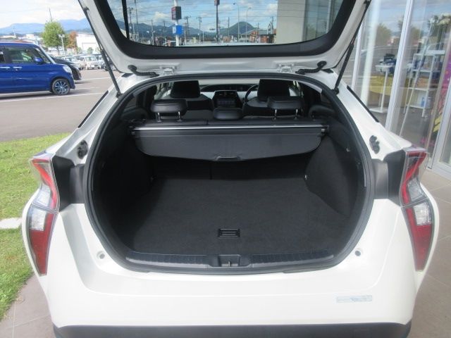 Toyota PRIUS 2017-01 13620-7