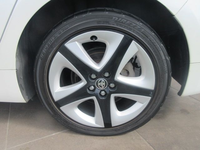 Toyota PRIUS 2017-01 13620-9