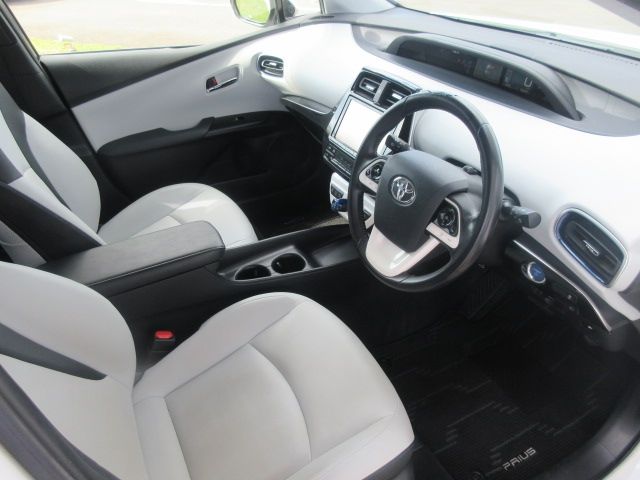 Toyota PRIUS 2017-01 13620-10