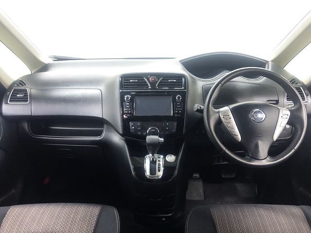 Nissan SERENA 2014-09 194632-1