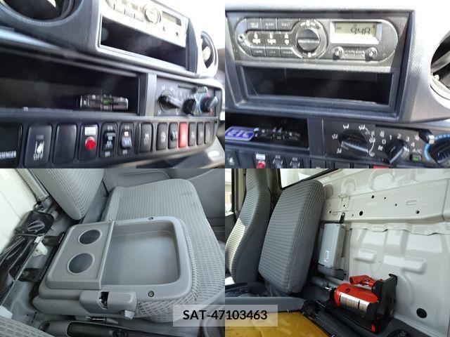 Toyota TOYOACE 2019-02 320438-27