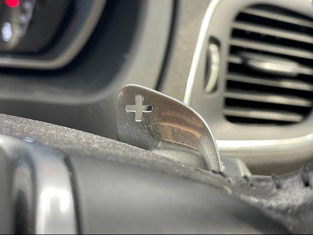 Volvo V40 2015-08 196299-14