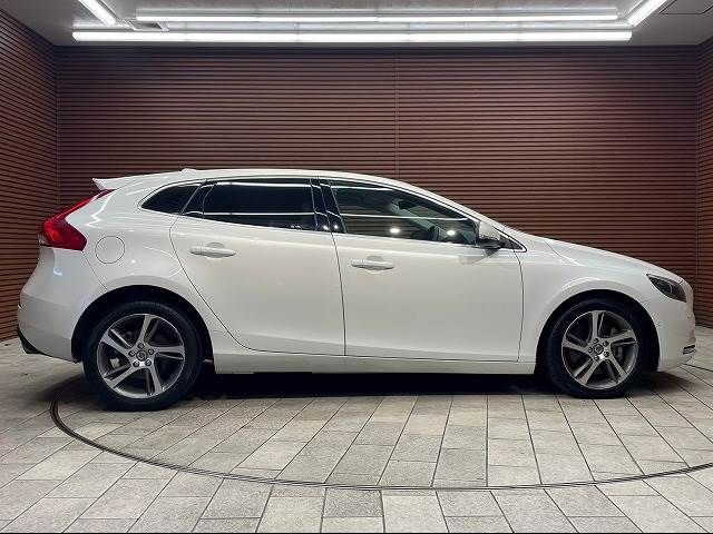 Volvo V40 2015-08 196299-17