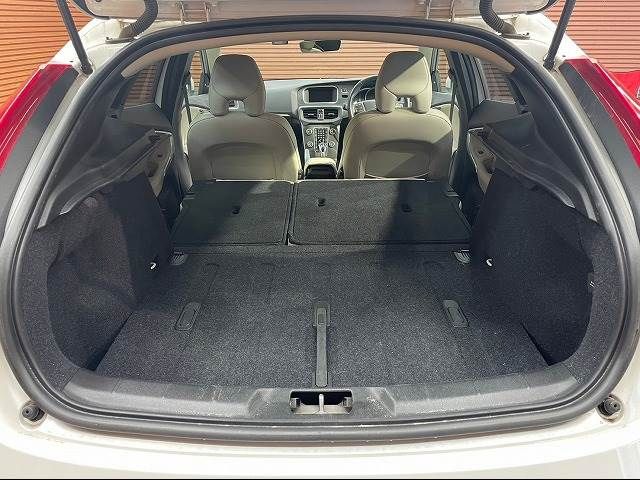 Volvo V40 2015-08 196299-19