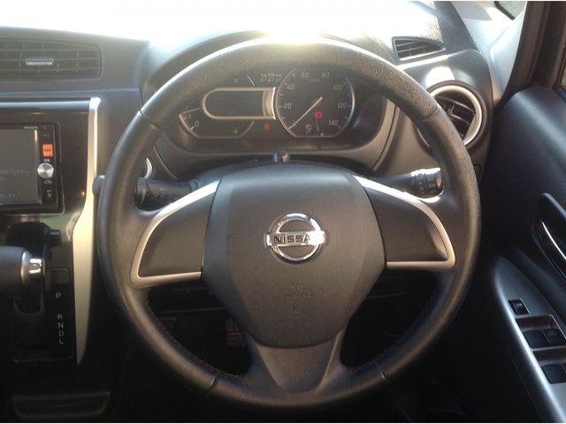 Nissan DAYZ 2015-05 16858-7