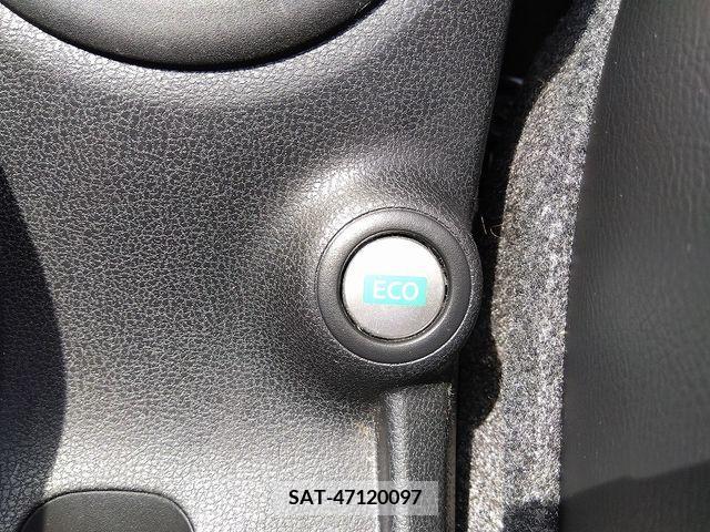 Nissan NOTE 2013-03 302312-8