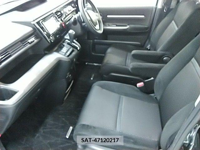 Honda e 2019-03 205162-10