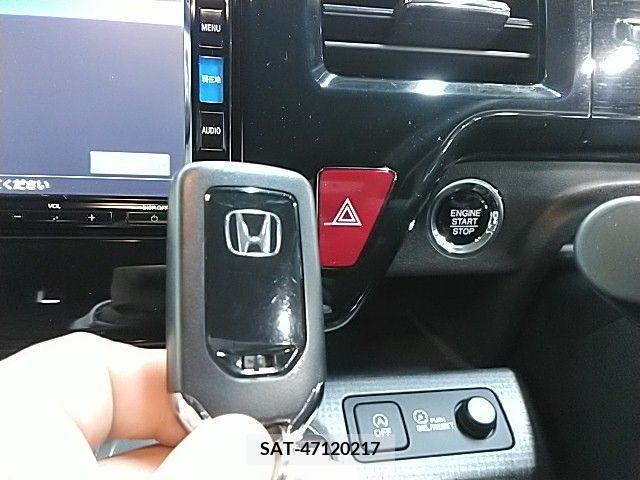 Honda e 2019-03 205162-22