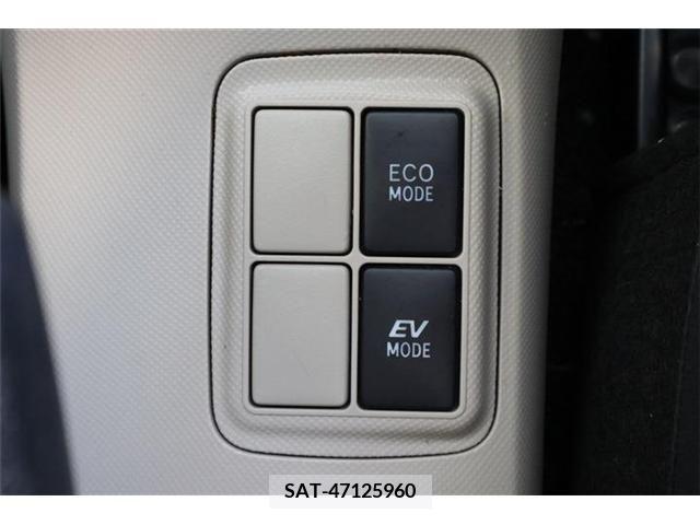 Toyota AQUA 2013-07 261690-11