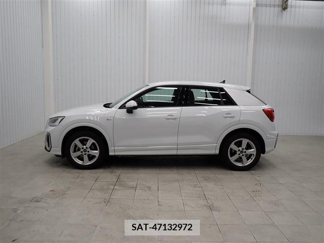 Audi Q2 2022-06 356556-14