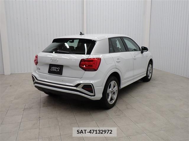 Audi Q2 2022-06 356556-11