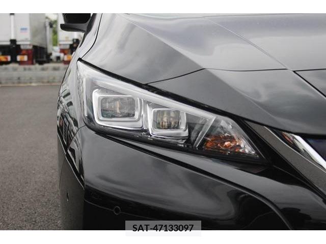 Nissan LEAF 2019-04 297876-8