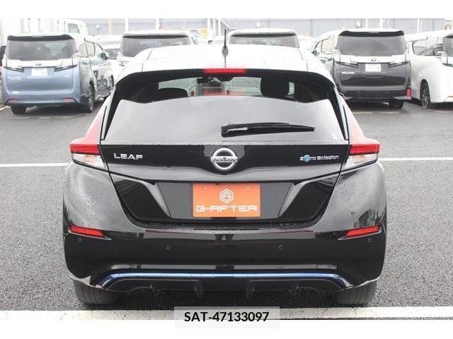 Nissan LEAF 2019-04 297876-6