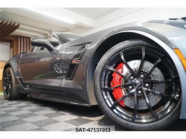 Chevrolet CORVETTE 2018-05 323081-2