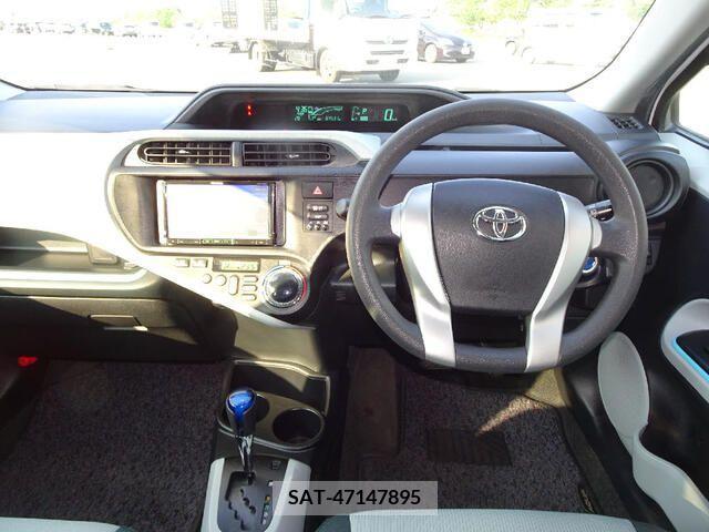 Toyota AQUA 2012-03 313923-8