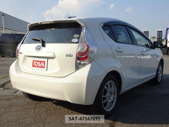 Toyota AQUA 2012-03 313923-7