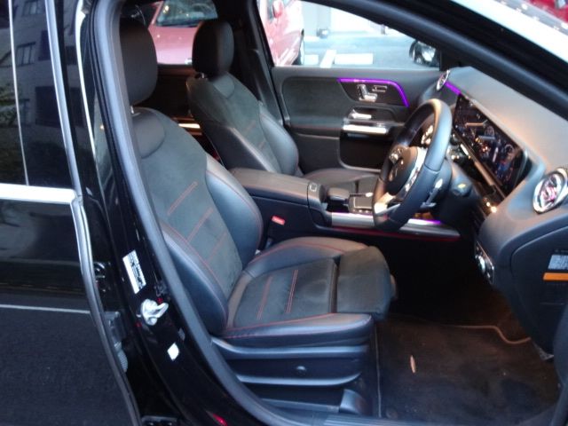 Mercedes Benz GLA-CLASS 2020-10 18414-15