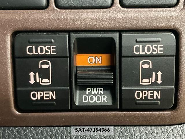 Toyota ESQUIRE 2021-05 359772-5