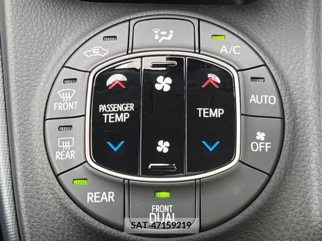 Toyota VOXY 2017-02 321515-5