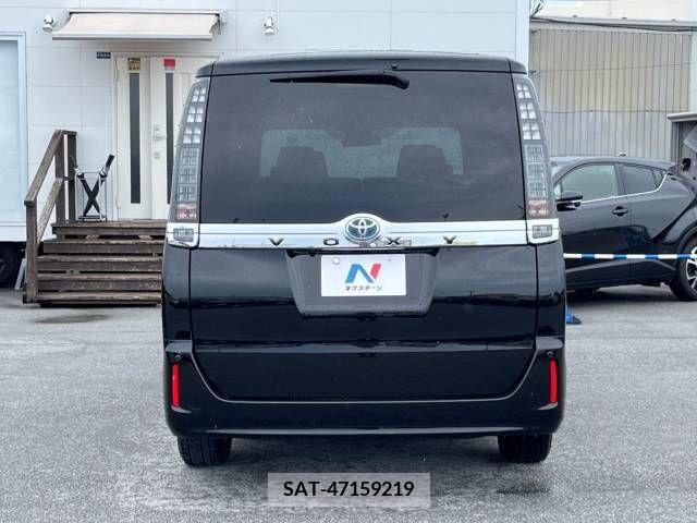 Toyota VOXY 2017-02 321515-18