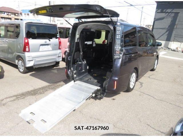 Toyota VOXY 2016-02 219750-0