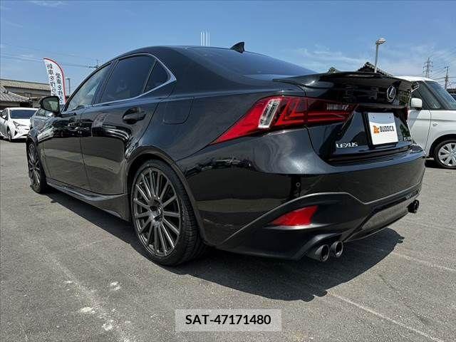 Lexus IS 2015-07 388252-12