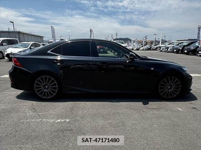 Lexus IS 2015-07 388252-11