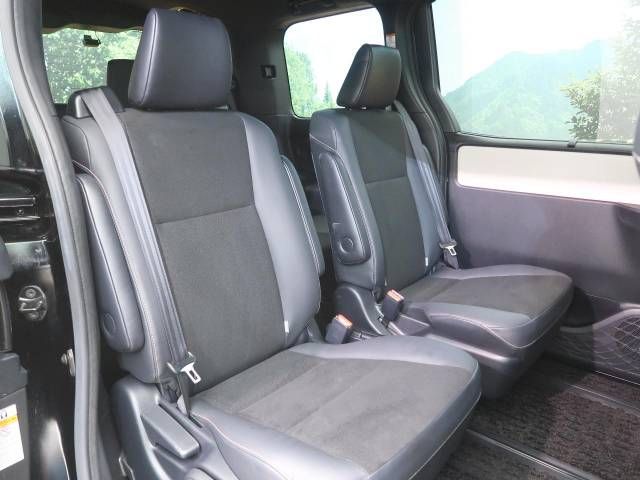Toyota NOAH HYBRID 2018-11 19090-9