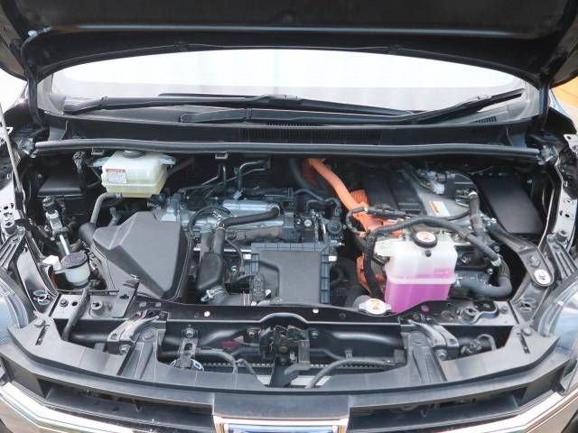 Toyota NOAH HYBRID 2018-11 19090-19
