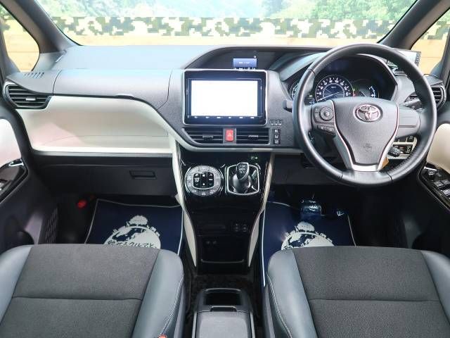 Toyota NOAH HYBRID 2018-11 19090-1