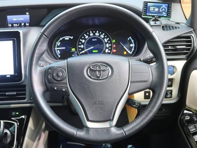 Toyota NOAH HYBRID 2018-11 19090-12